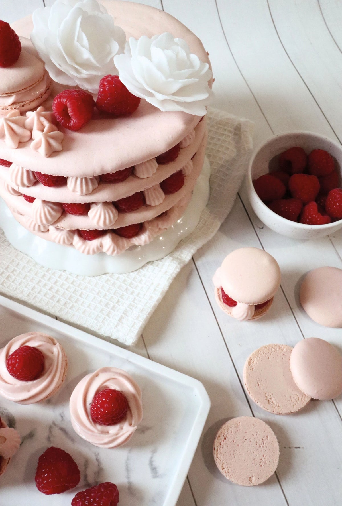 3er Set Rosen aus Esspapier weiss in Weiss präsentiert im Onlineshop von KAQTU Design AG. Zutaten ist von Scrap Cooking