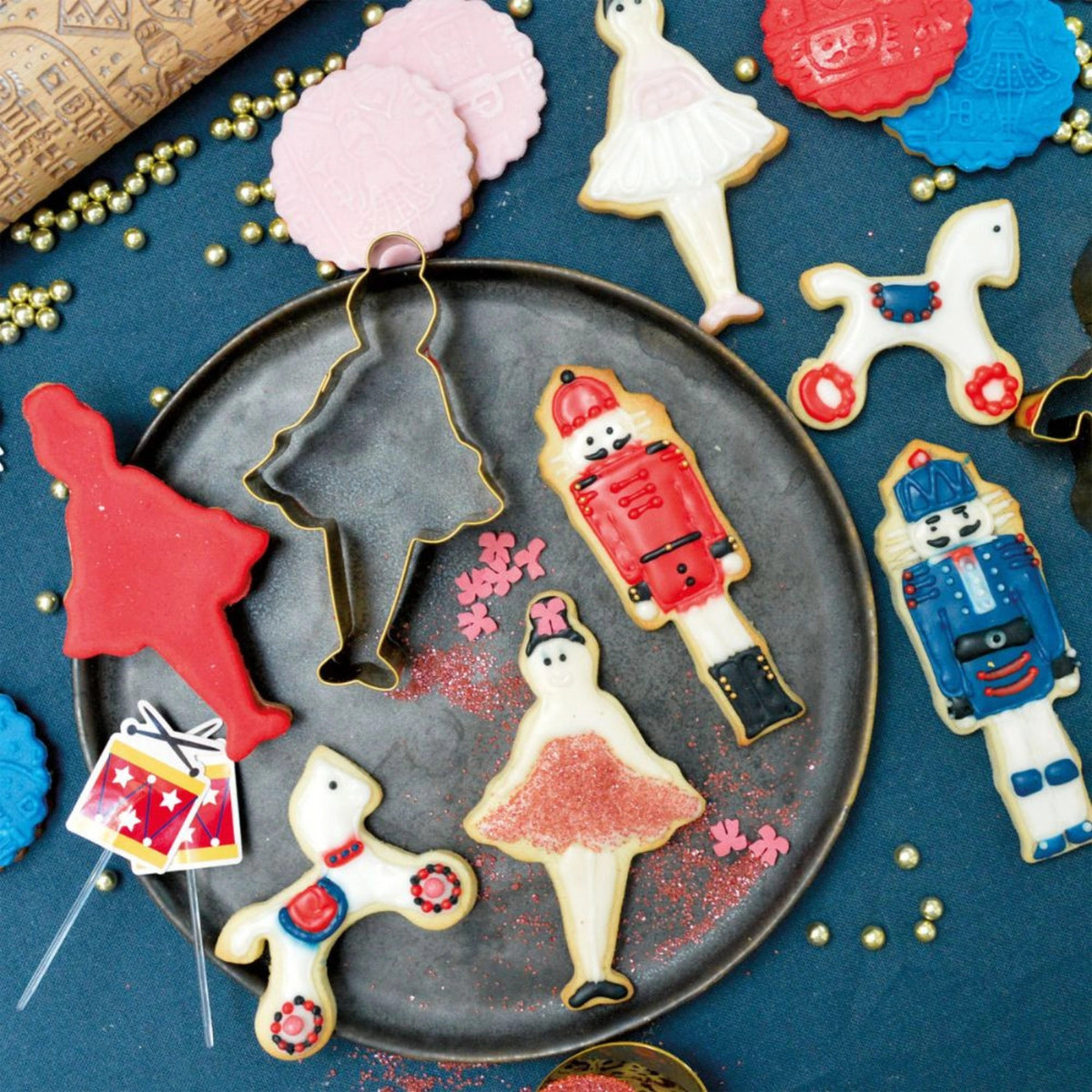 Rollfondant 400g rot in Rot präsentiert im Onlineshop von KAQTU Design AG. Zutaten ist von Scrap Cooking