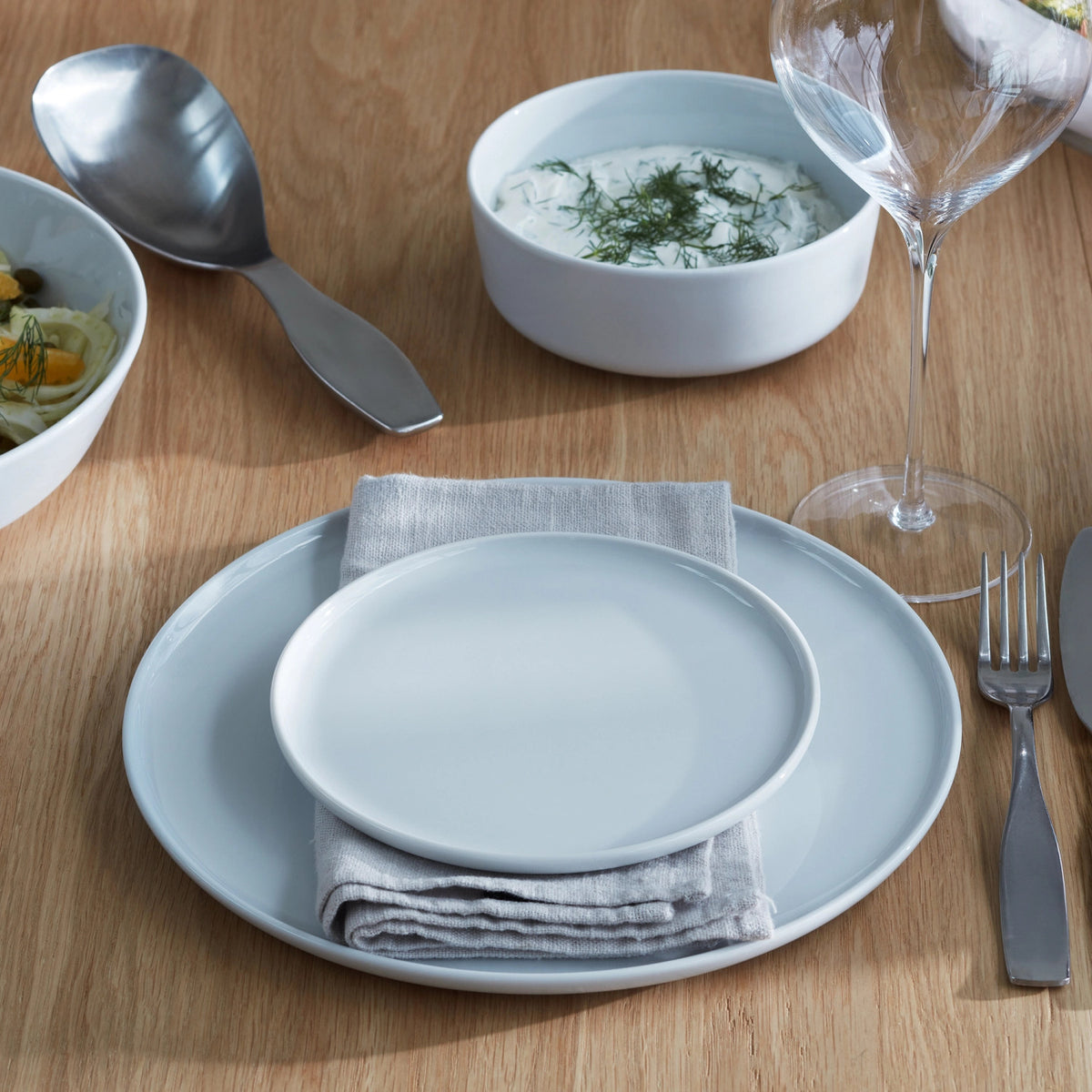 2er Set Collective Teller flach D26cm weiss in Weiss präsentiert im Onlineshop von KAQTU Design AG. Teller ist von LSA