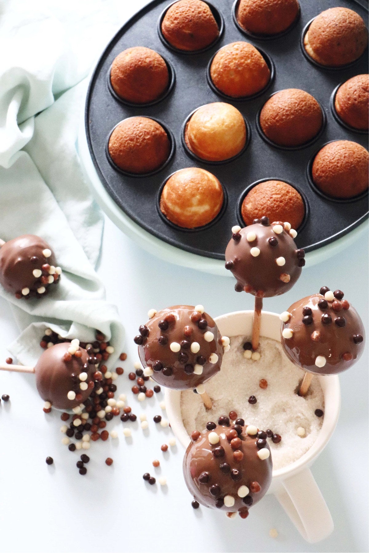 Cakepops Factory in Blau präsentiert im Onlineshop von KAQTU Design AG. Küchengerät ist von Scrap Cooking