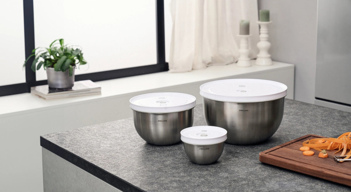 6tlg. Fresh & Save Bowls Vakuumschüssel Set, Edelstahl in Weiss präsentiert im Onlineshop von KAQTU Design AG. Aufbewahrungsbeutel ist von Zwilling