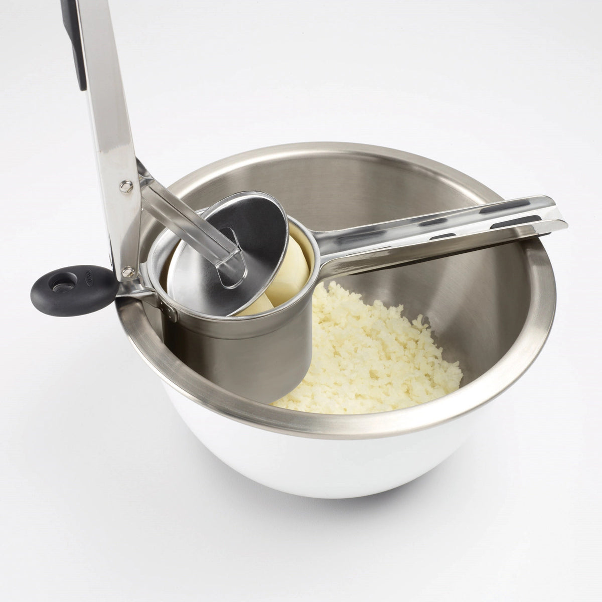 Good Grips Kartoffelstampfer Edelstahl in Silber präsentiert im Onlineshop von KAQTU Design AG. Küchenhelfer ist von OXO