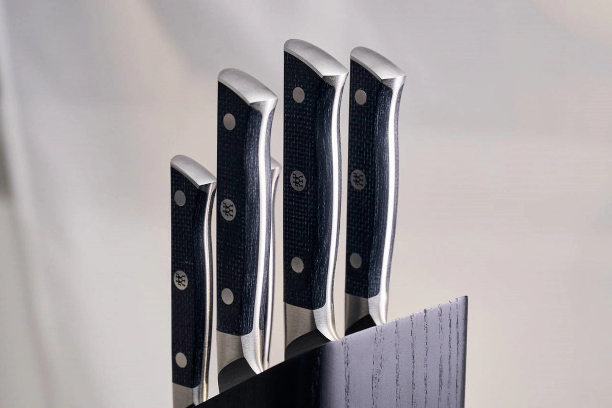 Spectrum Spick- und Garniermesser 100mm in Mehrfarbig präsentiert im Onlineshop von KAQTU Design AG. Küchenmesser ist von Zwilling