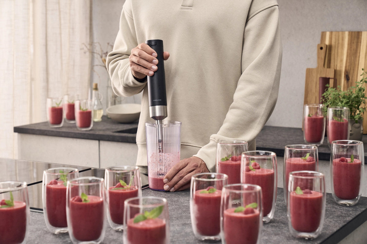 Xtend Kabelloser Stabmixer (ohne Akku) in Schwarz präsentiert im Onlineshop von KAQTU Design AG. Küchengerät ist von Zwilling