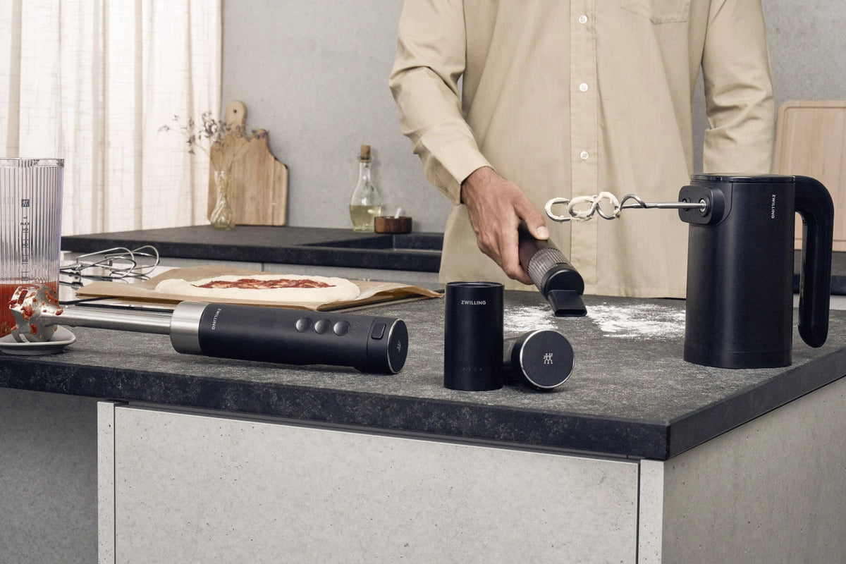 Xtend Kabelloser Handstaubsauger (ohne Akku) in Schwarz präsentiert im Onlineshop von KAQTU Design AG. Küchengerät ist von Zwilling