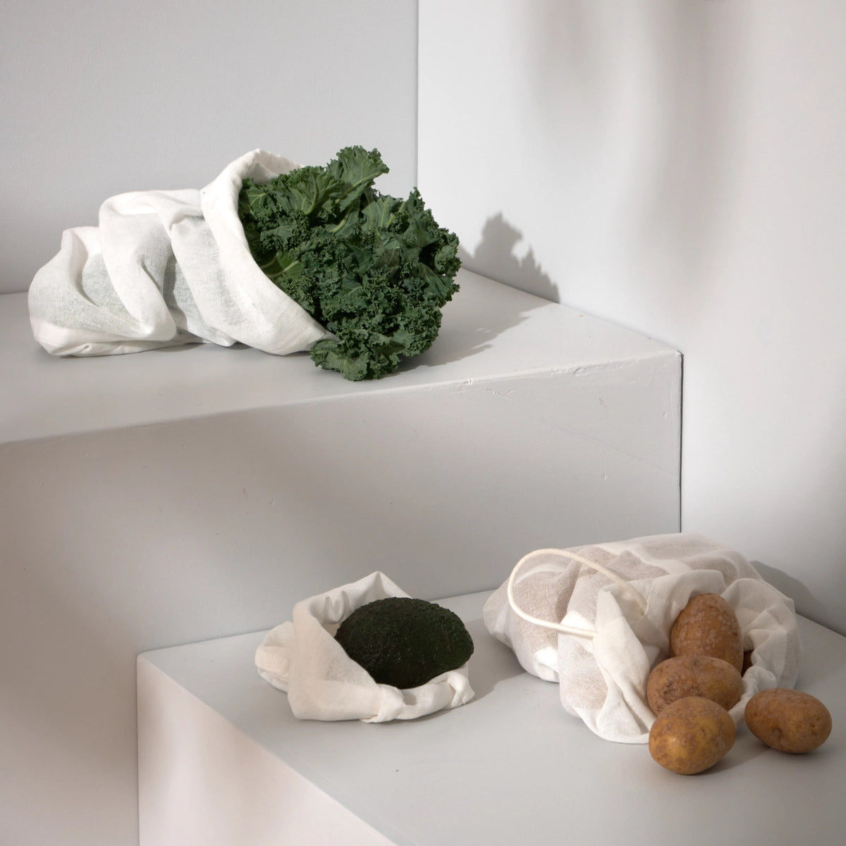 Food bag 3er Set Beutel natural white Biobaumwolle in Weiss präsentiert im Onlineshop von KAQTU Design AG. Küchenhelfer ist von The Organic Company