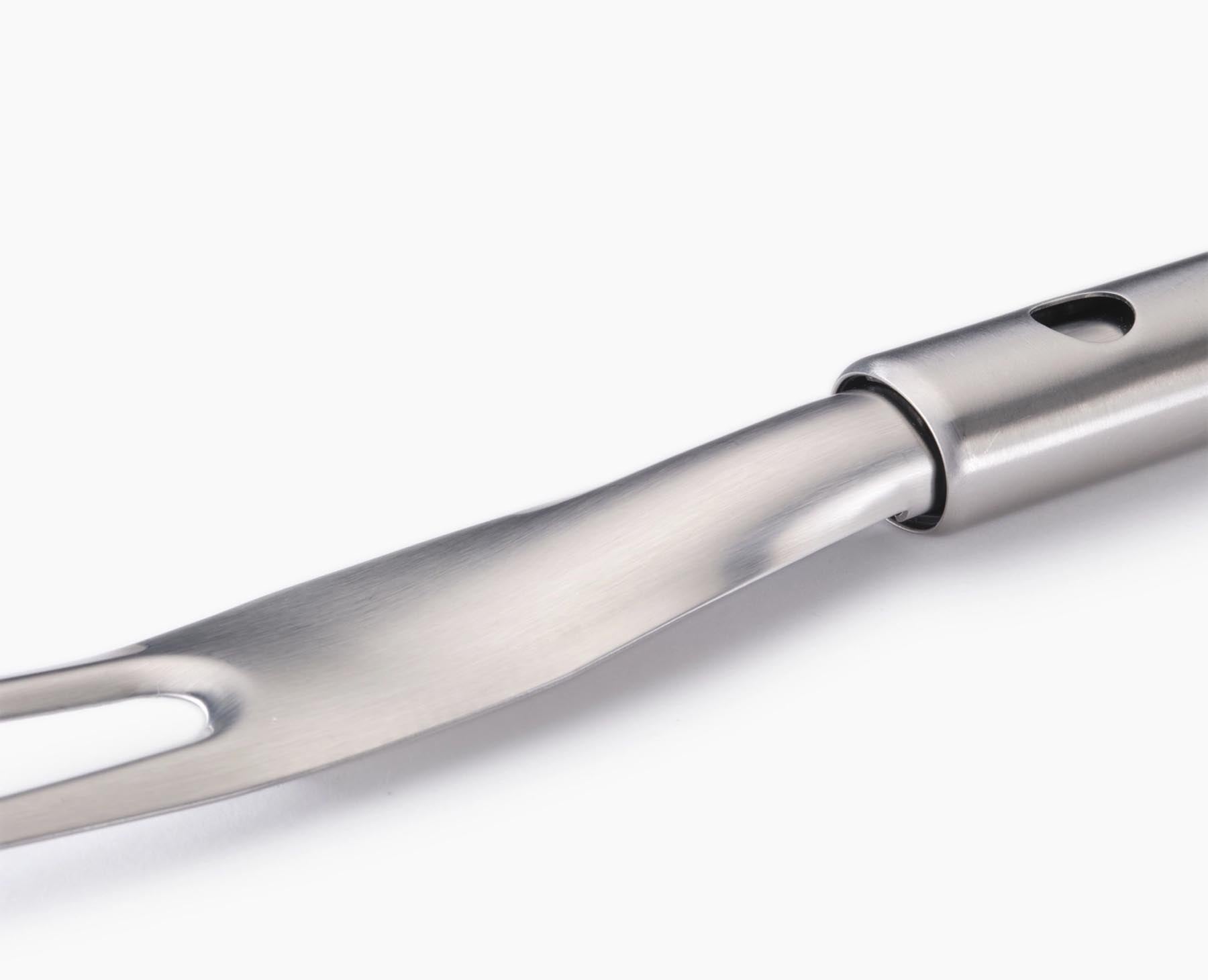 Vielseitige GrillOut BBQ Gabel von Joseph Joseph mit verstellbarem Edelstahlkopf, perfekt für Grillabenteuer und das Servieren von köstlichen Speisen.
