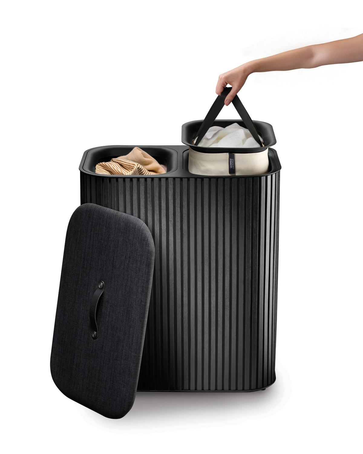 Tota Twin Luxe Wäschekorb 90l black in Schwarz präsentiert im Onlineshop von KAQTU Design AG. Wäschekorb ist von Joseph Joseph