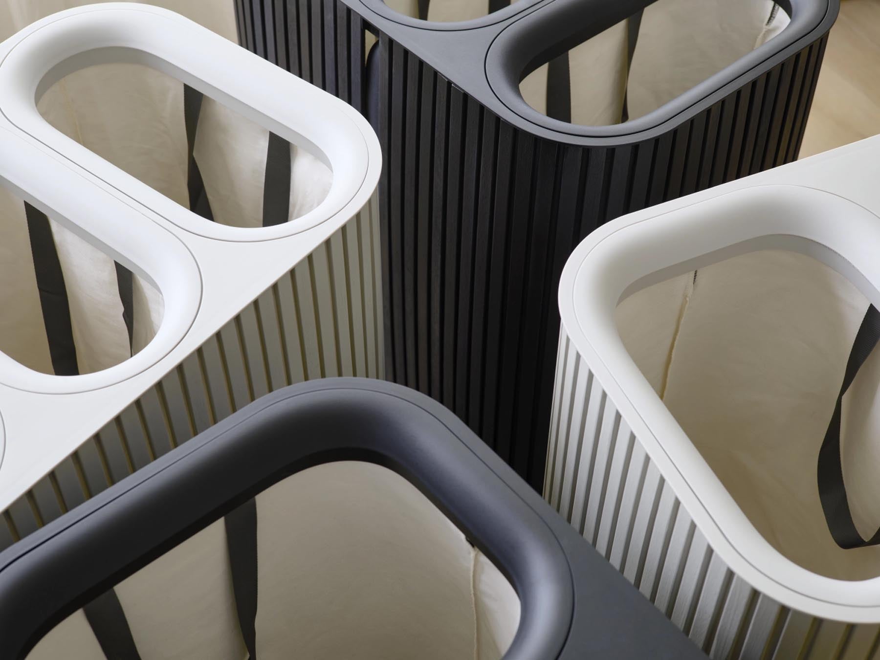Eleganter Wäschekorb Tota Twin Luxe in Ecru, 90 l, ideal für die stilvolle Organisation von Wäsche und Haushaltsgegenständen von Joseph Joseph.