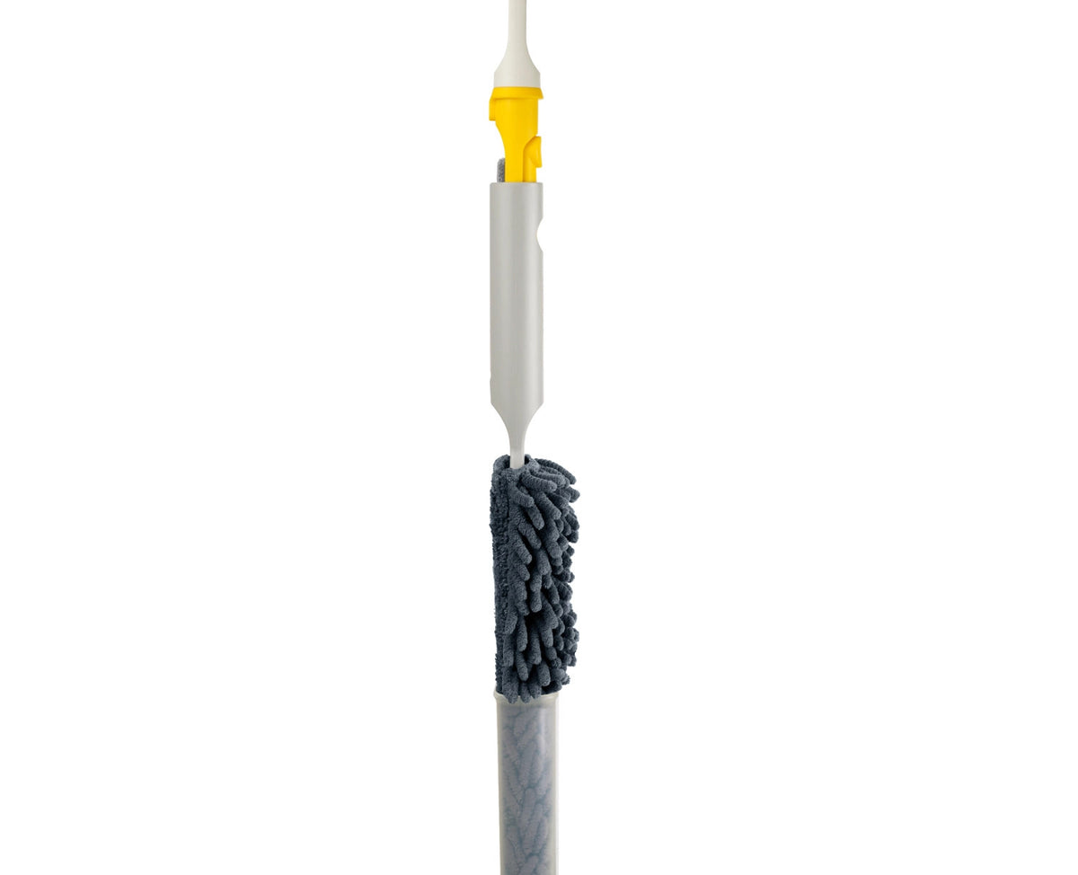 CleanTech Staubwedel mit Hülle 4x8x53cm light stone in Grau präsentiert im Onlineshop von KAQTU Design AG. Reinigung & Wäsche ist von Joseph Joseph