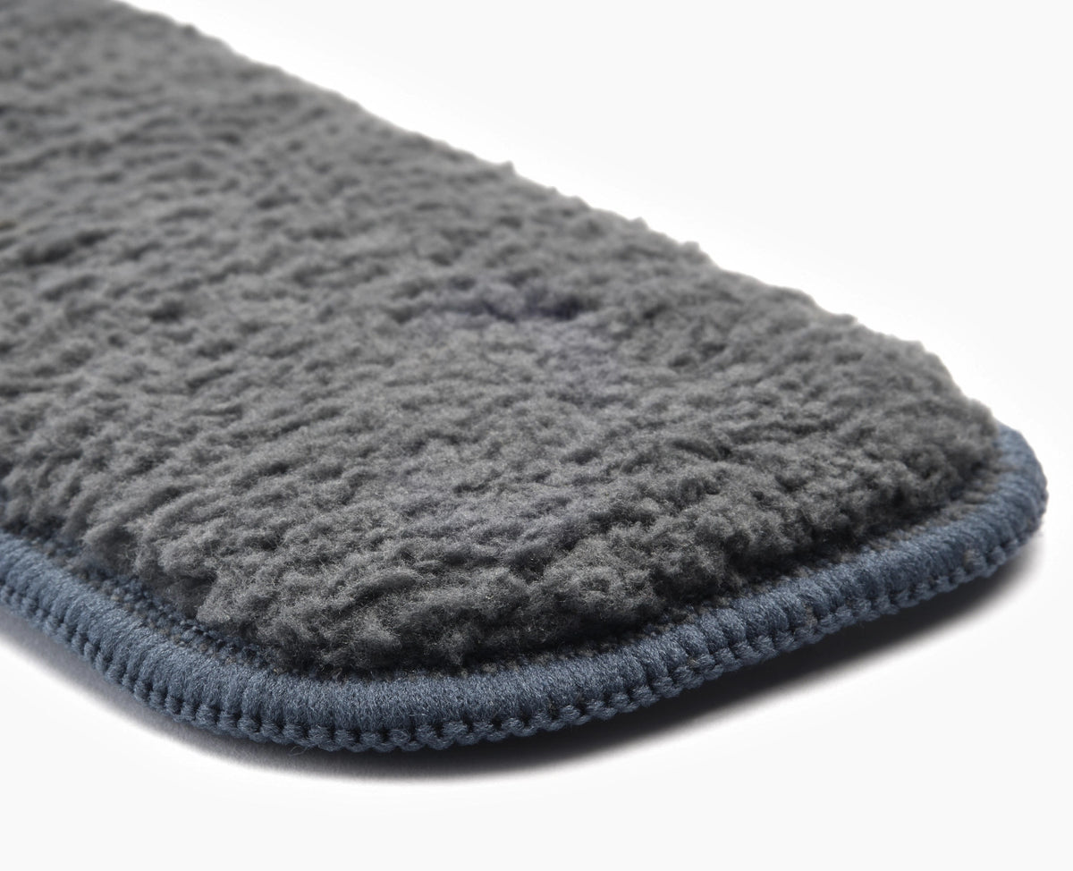 CleanTech 2-in-1 Abzieher 6x10x36cm light stone in Grau präsentiert im Onlineshop von KAQTU Design AG. Reinigung & Wäsche ist von Joseph Joseph