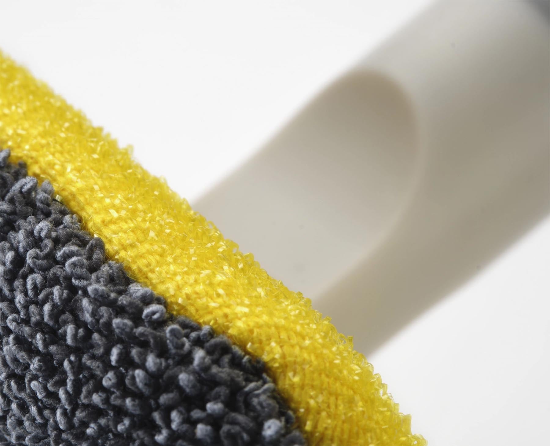 Komplettes CleanTech Reinigungsset in elegantem Light Stone, ideal für effizientes Reinigen und stilvolle Aufbewahrung im Haushalt.