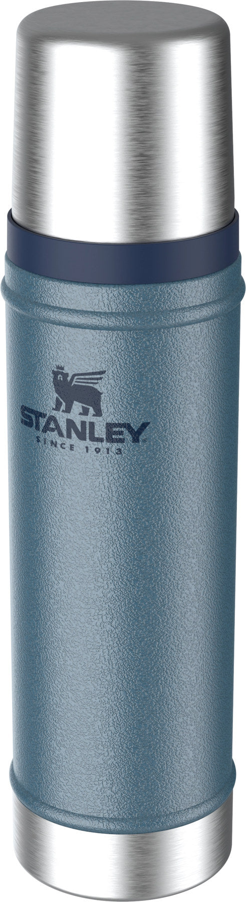 Legendary Classic Flasche 0.59l hammertone lake in Blau präsentiert im Onlineshop von KAQTU Design AG. Thermosflasche ist von Stanley