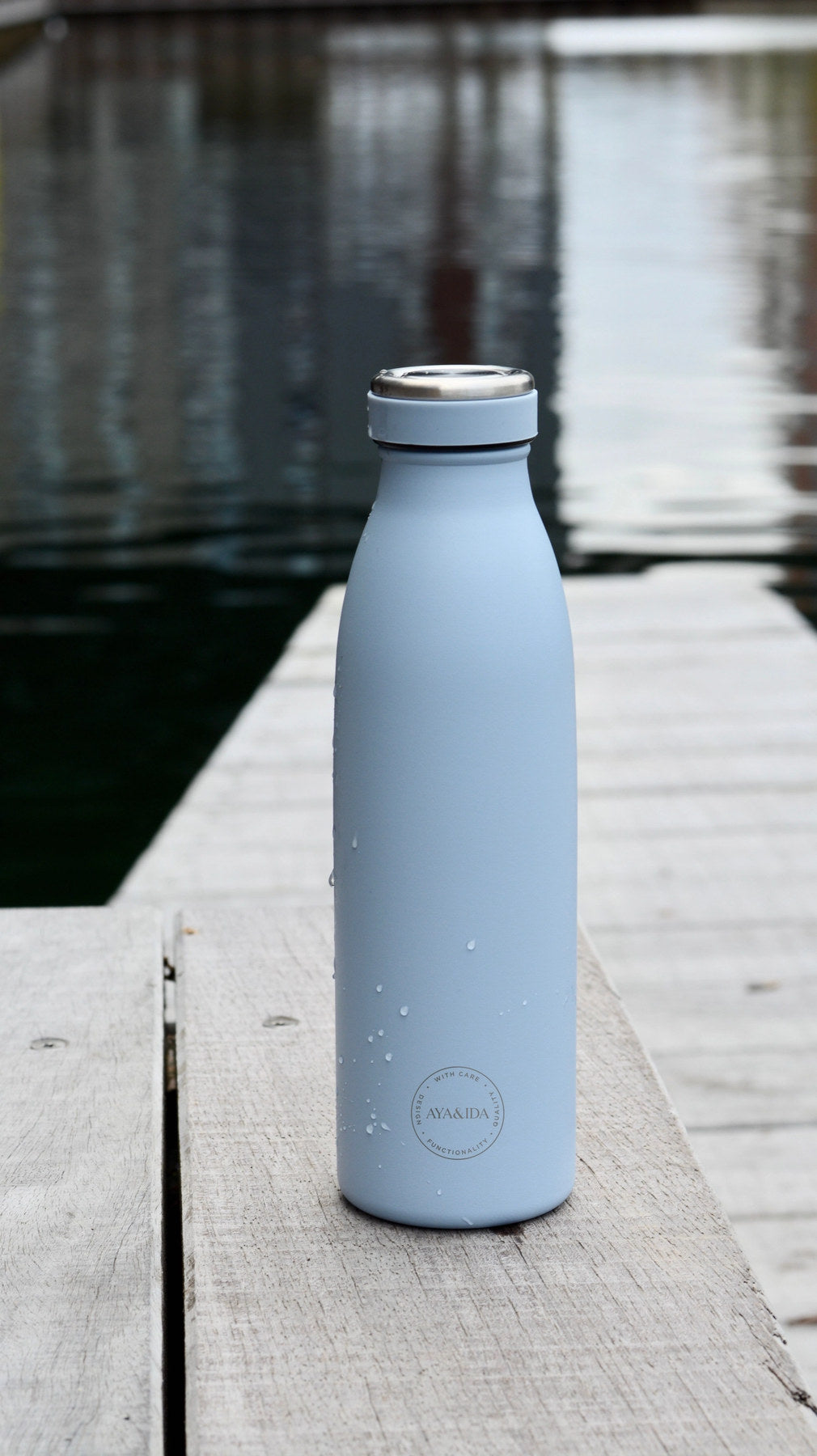 Trinkflasche 500ml Powder Blue in Blau präsentiert im Onlineshop von KAQTU Design AG. Trinkflaschen ist von AYA&IDA