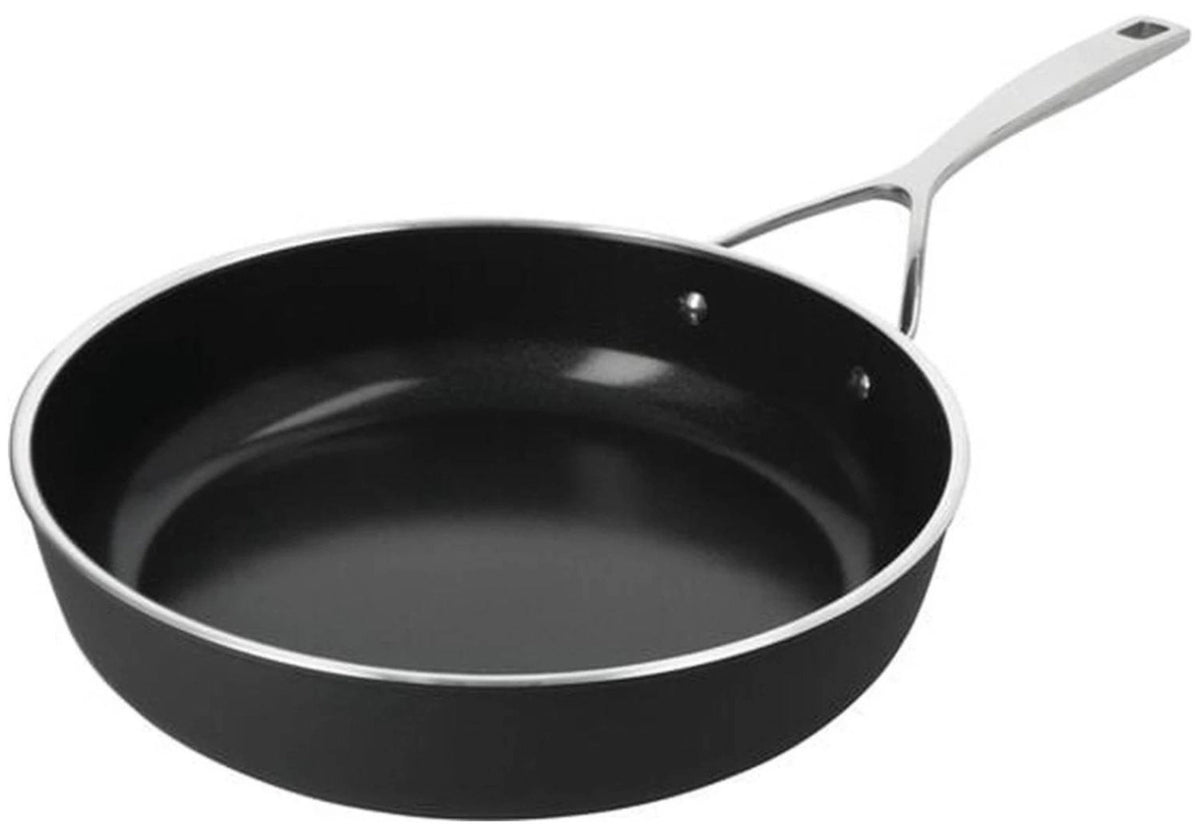 Alu Pro 5 Bratpfanne hoch Ceraforce D28cm H7cm in Schwarz präsentiert im Onlineshop von KAQTU Design AG. Bratpfanne ist von Demeyere