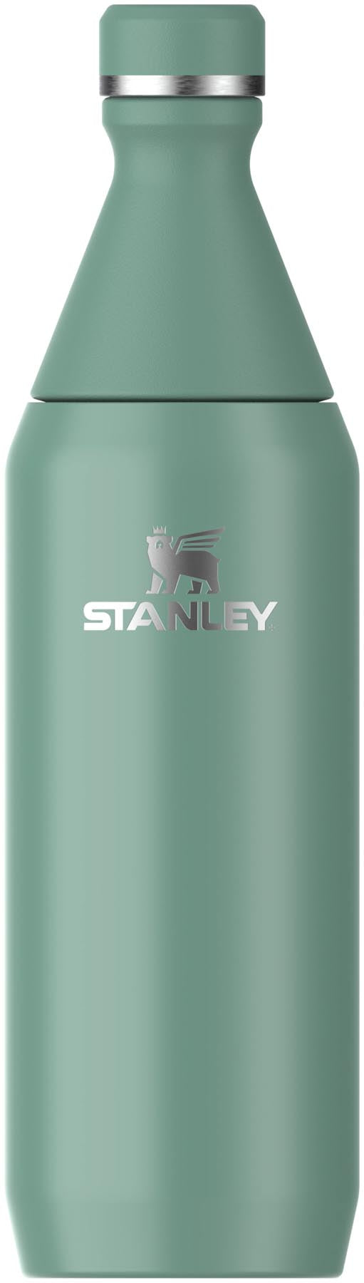 All Day Slim Flasche 0.6l spring green gloss in Grün präsentiert im Onlineshop von KAQTU Design AG. Aufbewahrungsbehälter ist von Stanley