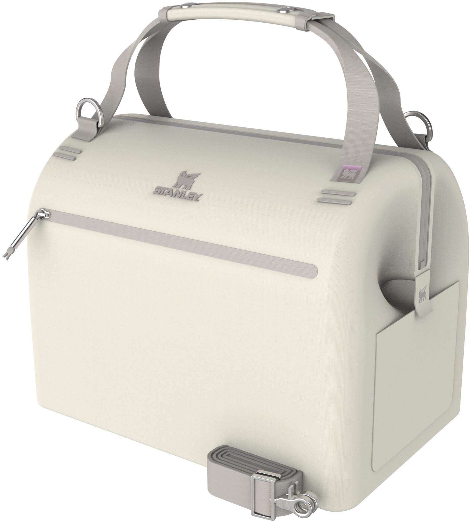Stilvolle Kühltasche in sanftem Creme von Stanley, perfekt für Picknicks und Ausflüge, bietet 18.9l Platz für Getränke und Snacks.