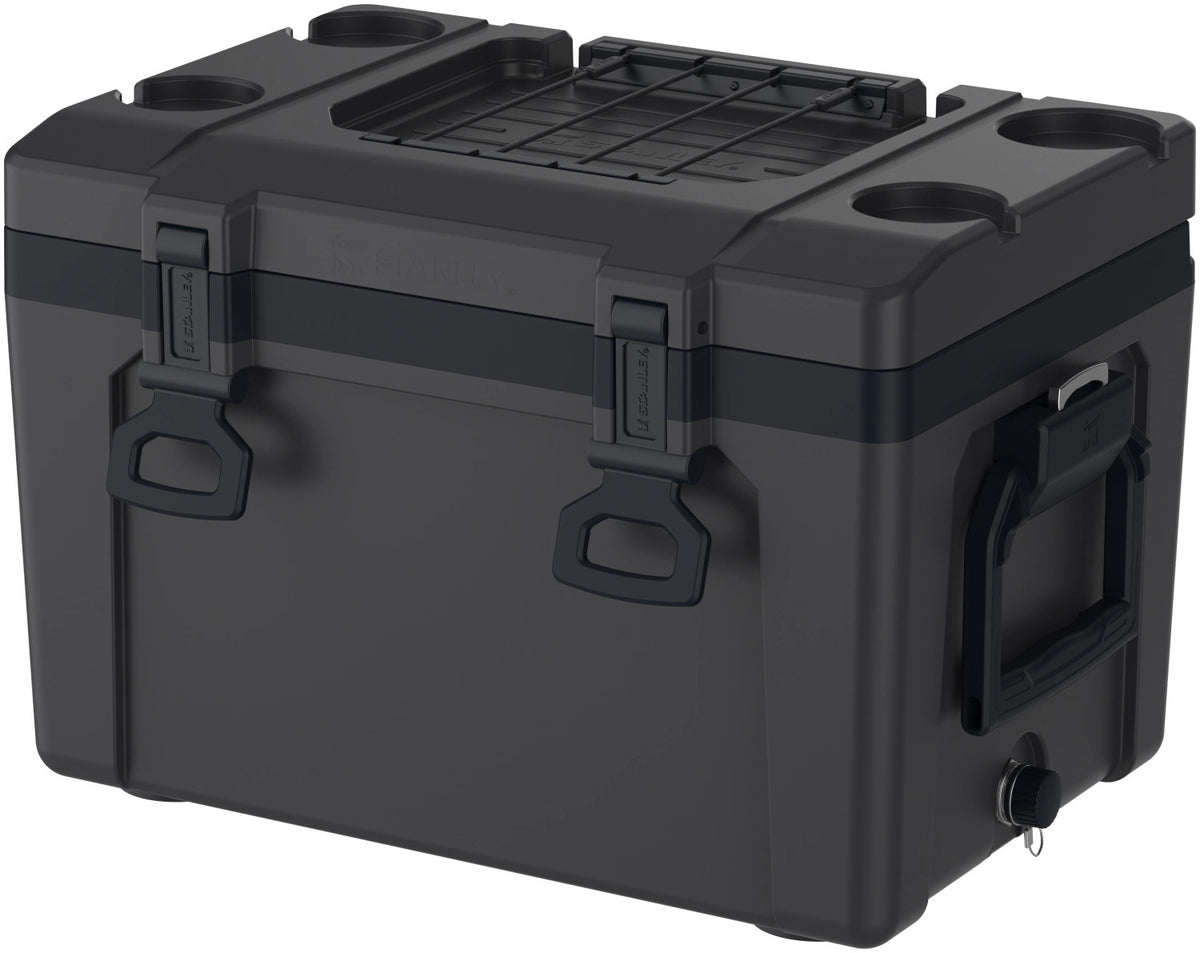 Easy-Carry Outdoor Cooler 23l black in Schwarz präsentiert im Onlineshop von KAQTU Design AG. Kühltasche ist von Stanley