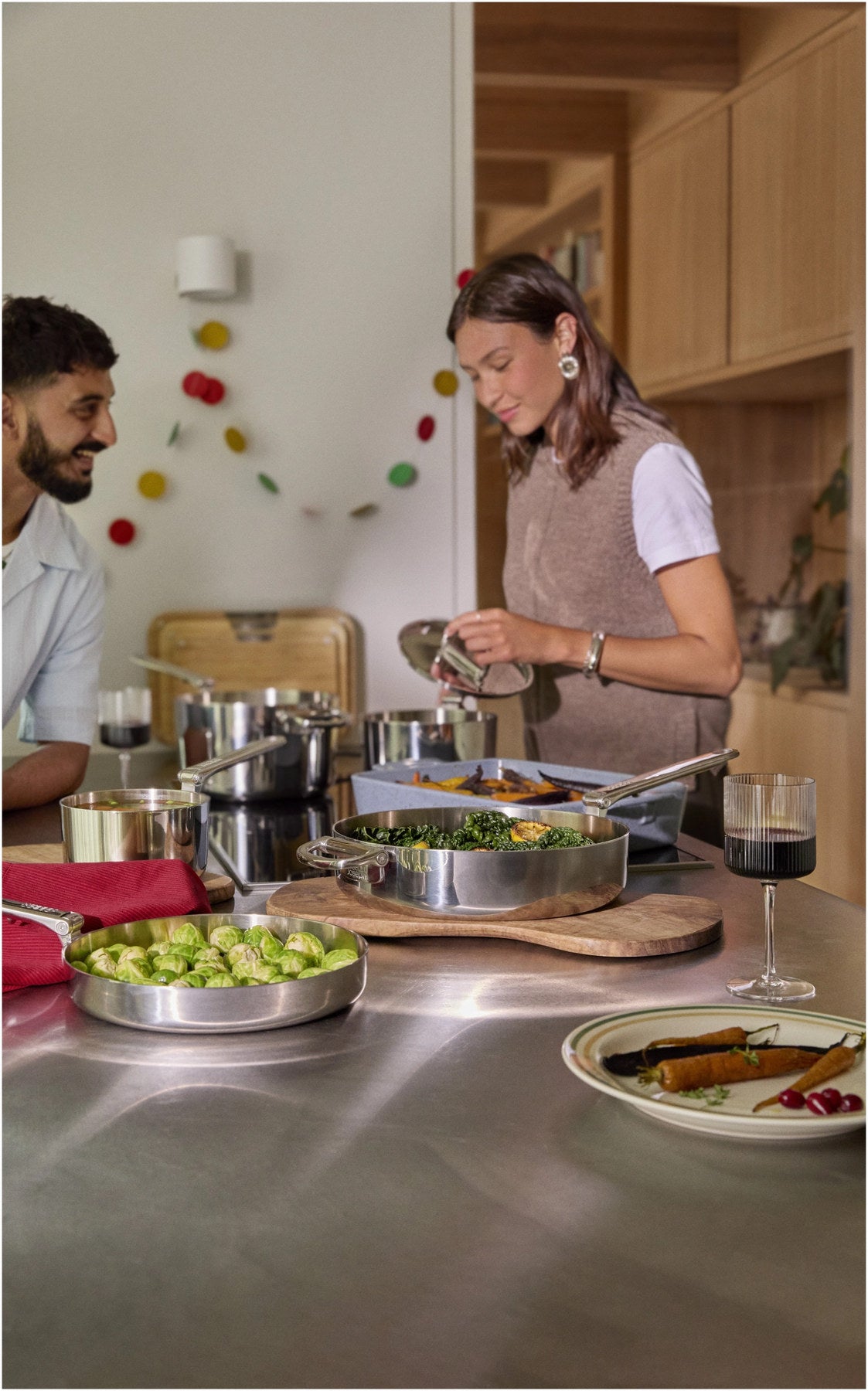 5er Set Space Steel Pfannenset Klappgriff 15+19+23+24+28cm in Silber präsentiert im Onlineshop von KAQTU Design AG. Kochtopfset ist von Joseph Joseph
