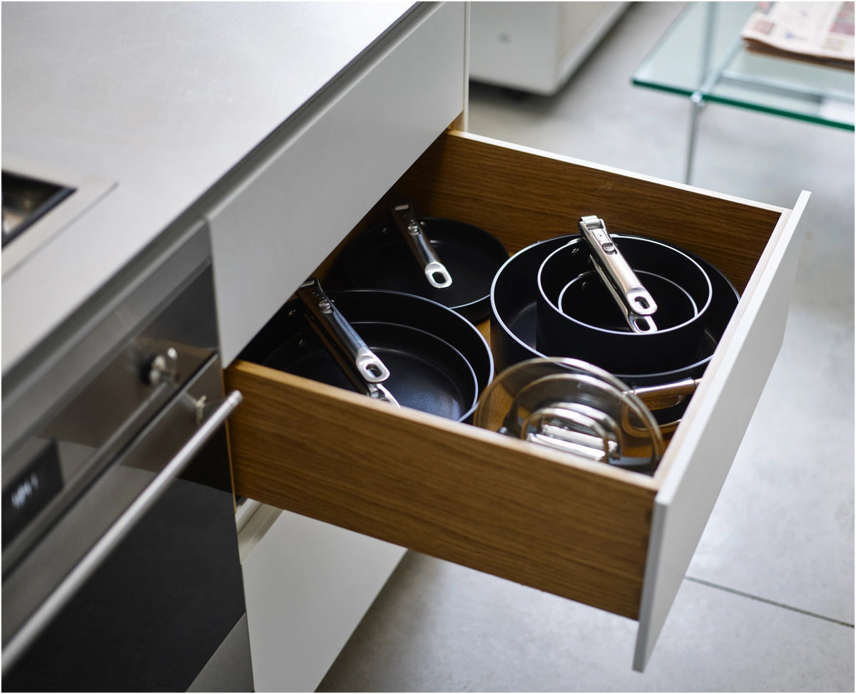 5er Set Space Kochset 15+19+23+24+28cm +3x Pfannenschutz in Blau präsentiert im Onlineshop von KAQTU Design AG. Kochtopfset ist von Joseph Joseph