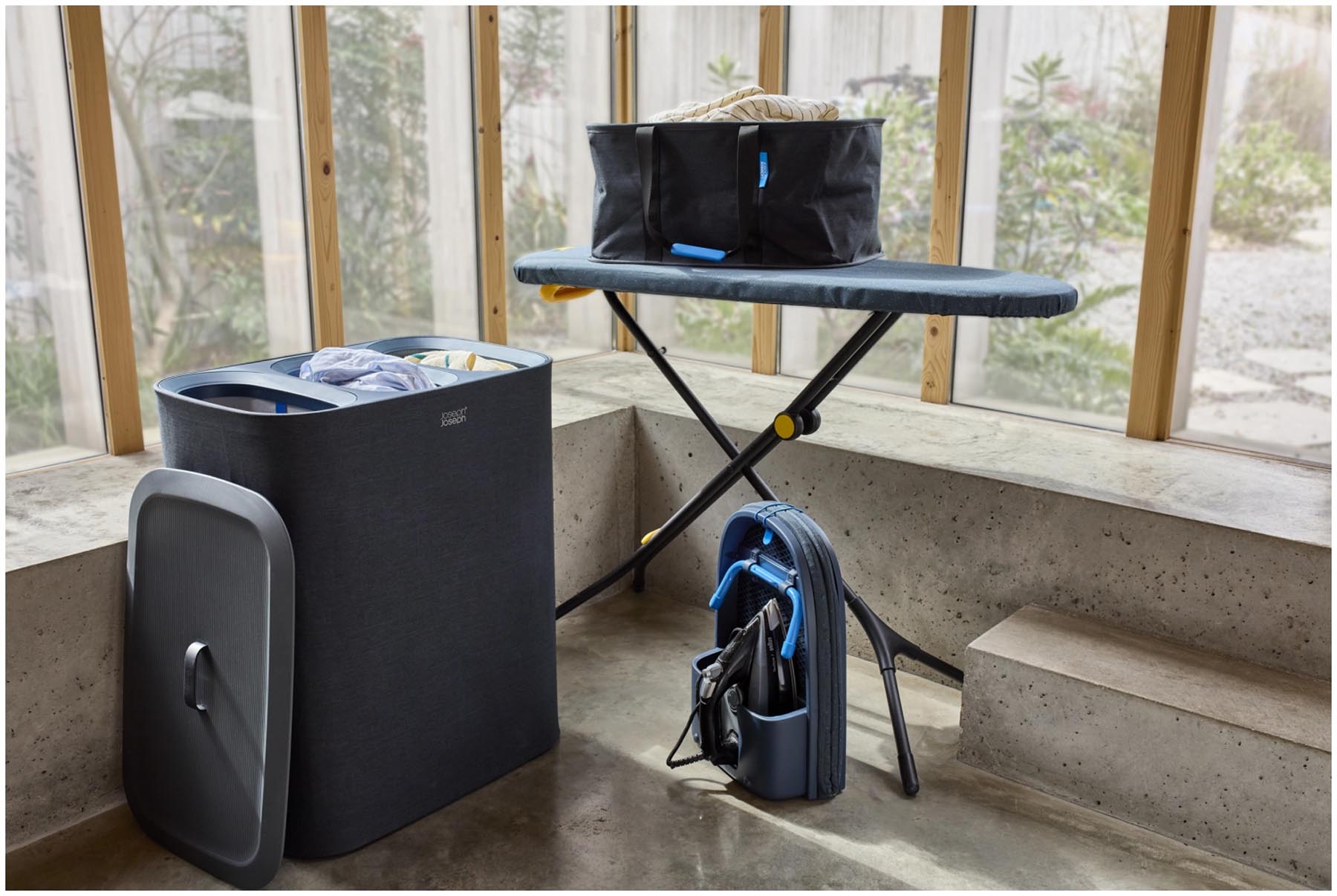 Stylischer, faltbarer Wäschekorb in Carbon Black mit 35l Volumen. Praktisch für die Wäscheorganisation und passt in jedes moderne Zuhause.