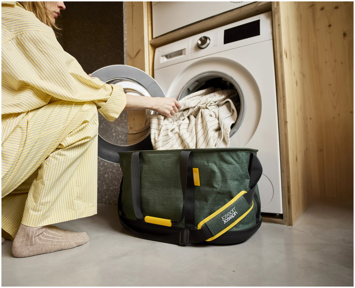Hold-All Wäschekorb faltbar outdoor 45l grün in Grün präsentiert im Onlineshop von KAQTU Design AG. Wäschekorb ist von Joseph Joseph