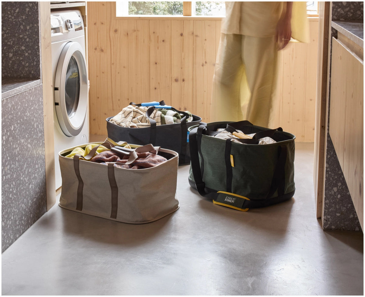 Hold-All Wäschekorb faltbar outdoor 45l grün in Grün präsentiert im Onlineshop von KAQTU Design AG. Wäschekorb ist von Joseph Joseph