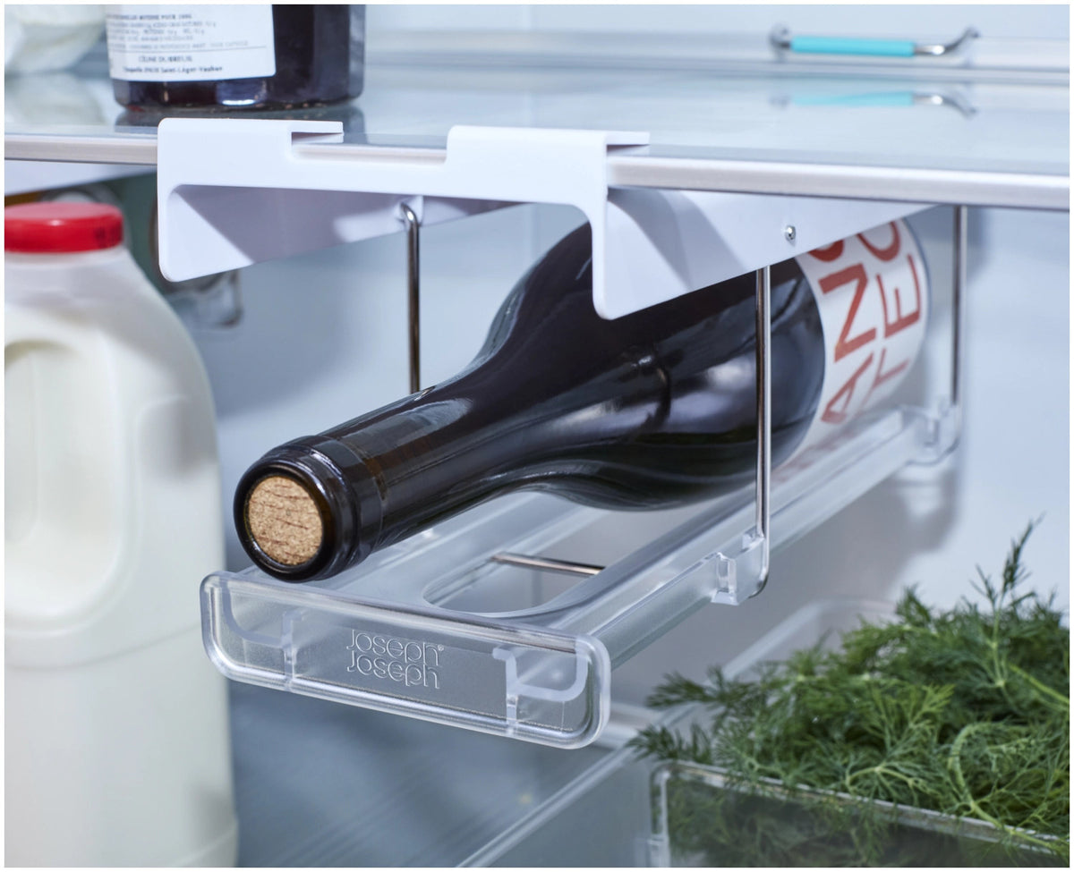 FridgeStore Kühlschrank-Unterregal Flaschenhalter in Grau präsentiert im Onlineshop von KAQTU Design AG. Küchenhelfer ist von Joseph Joseph