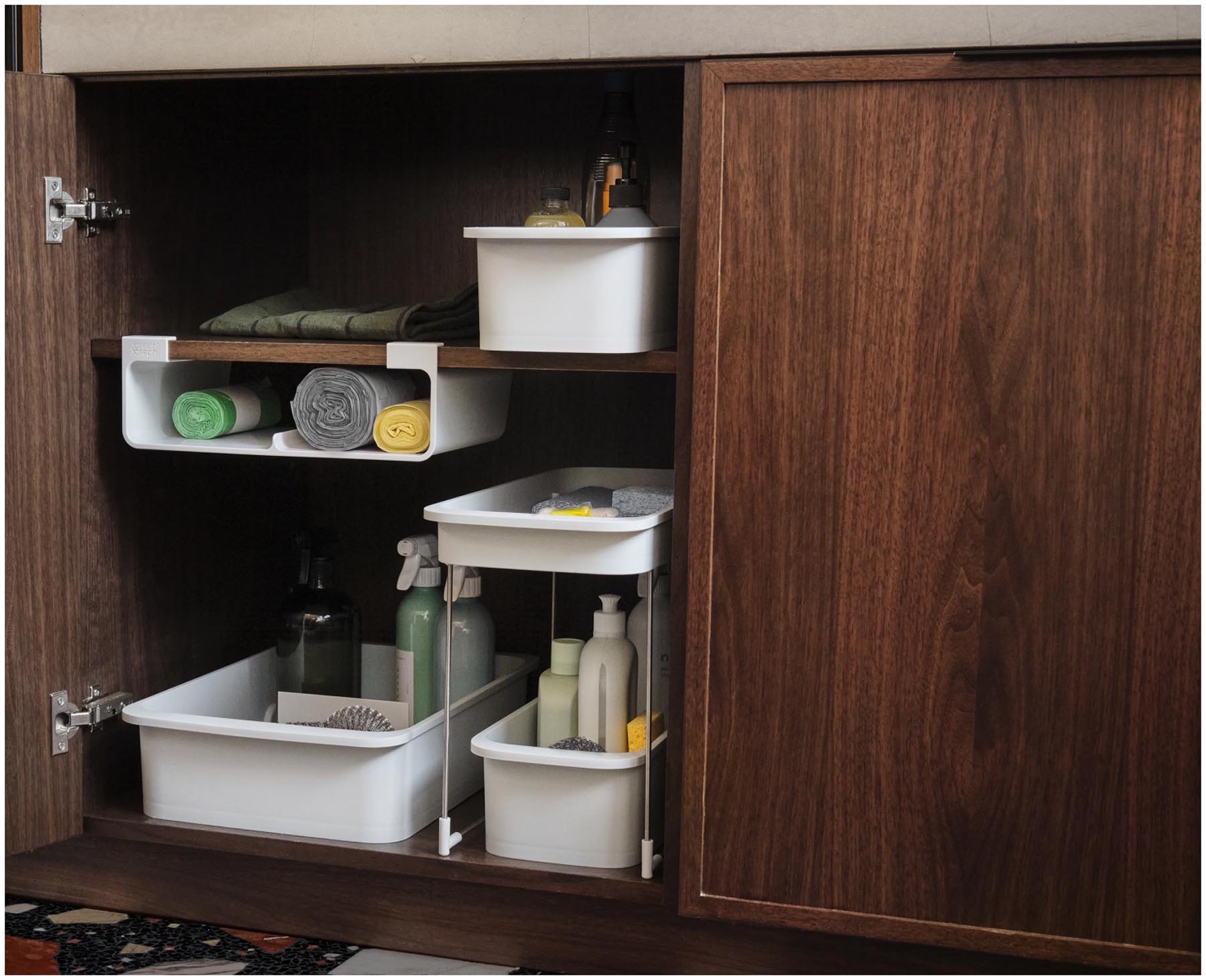 Stylische und funktionale Unterregal-Schublade aus nachhaltigem Kunststoff, perfekt für die platzsparende Organisation in Ihrer Küche.