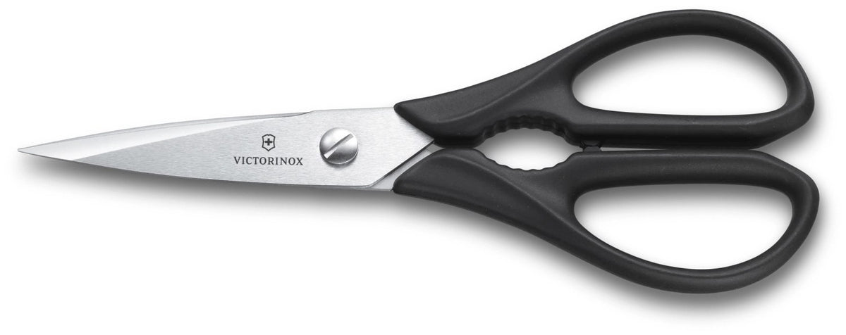Schwarze Küchenschere von Victorinox mit rostfreien Stahlblättern, Mikrozahnung und ergonomischen Kunststoffgriffen mit Einbuchtung.