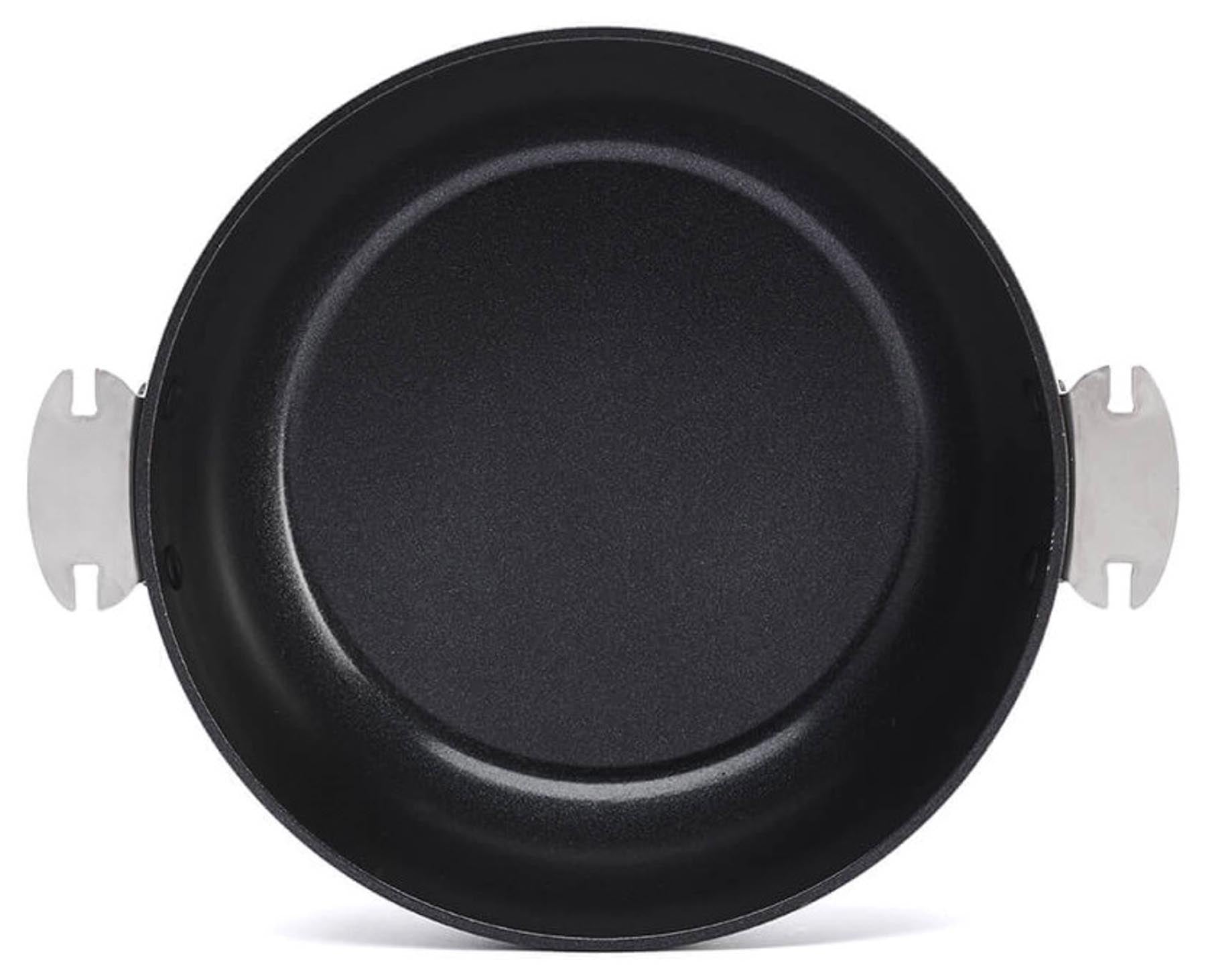 Elegante, gewölbte Sauteuse von de Buyer, 24 cm, aus hochwertiger Keramik – ideal für gesundes Braten und kreative Kochideen.