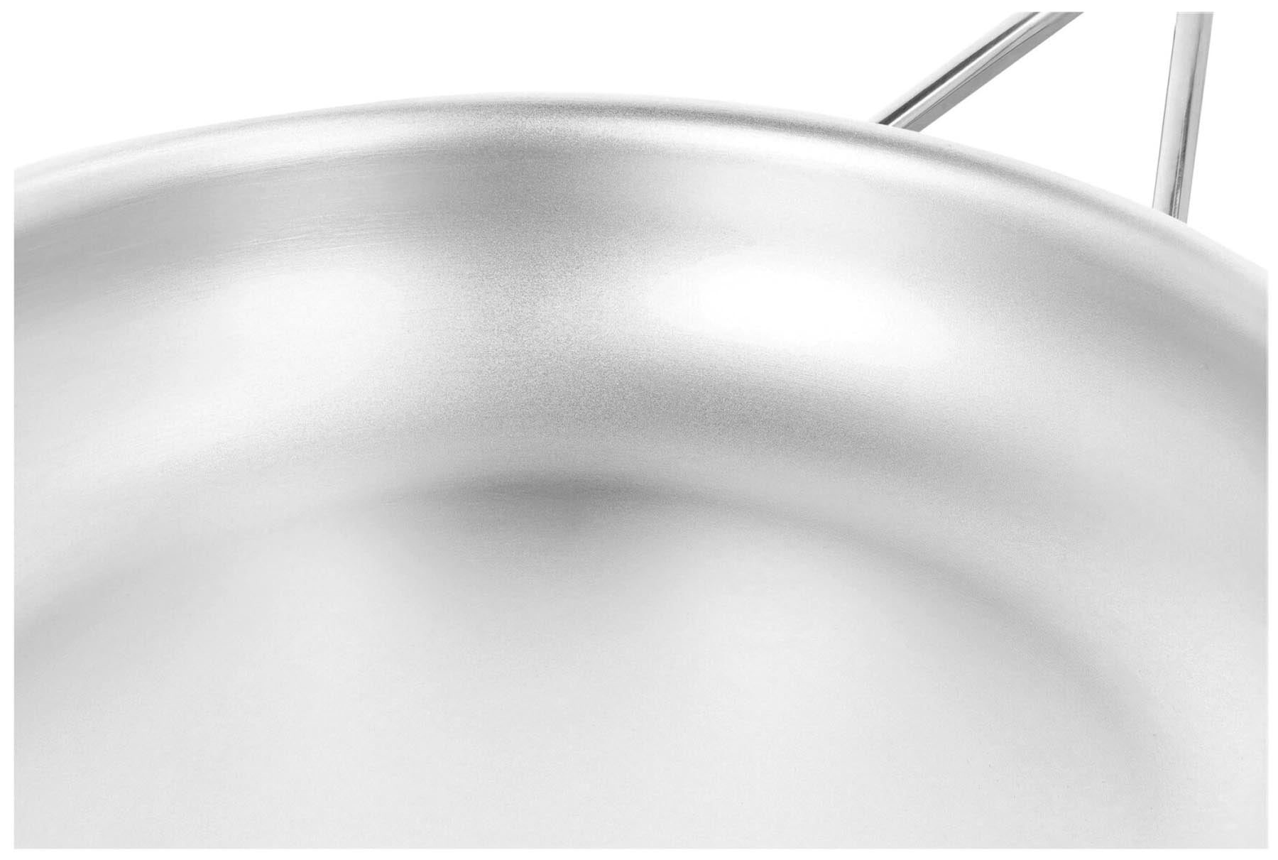 Elegante 28 cm Bratpfanne der Silverline 7 von Demeyere, ideal für fettfreies Kochen und einfache Reinigung dank innovativer NanoTouch-Beschichtung.