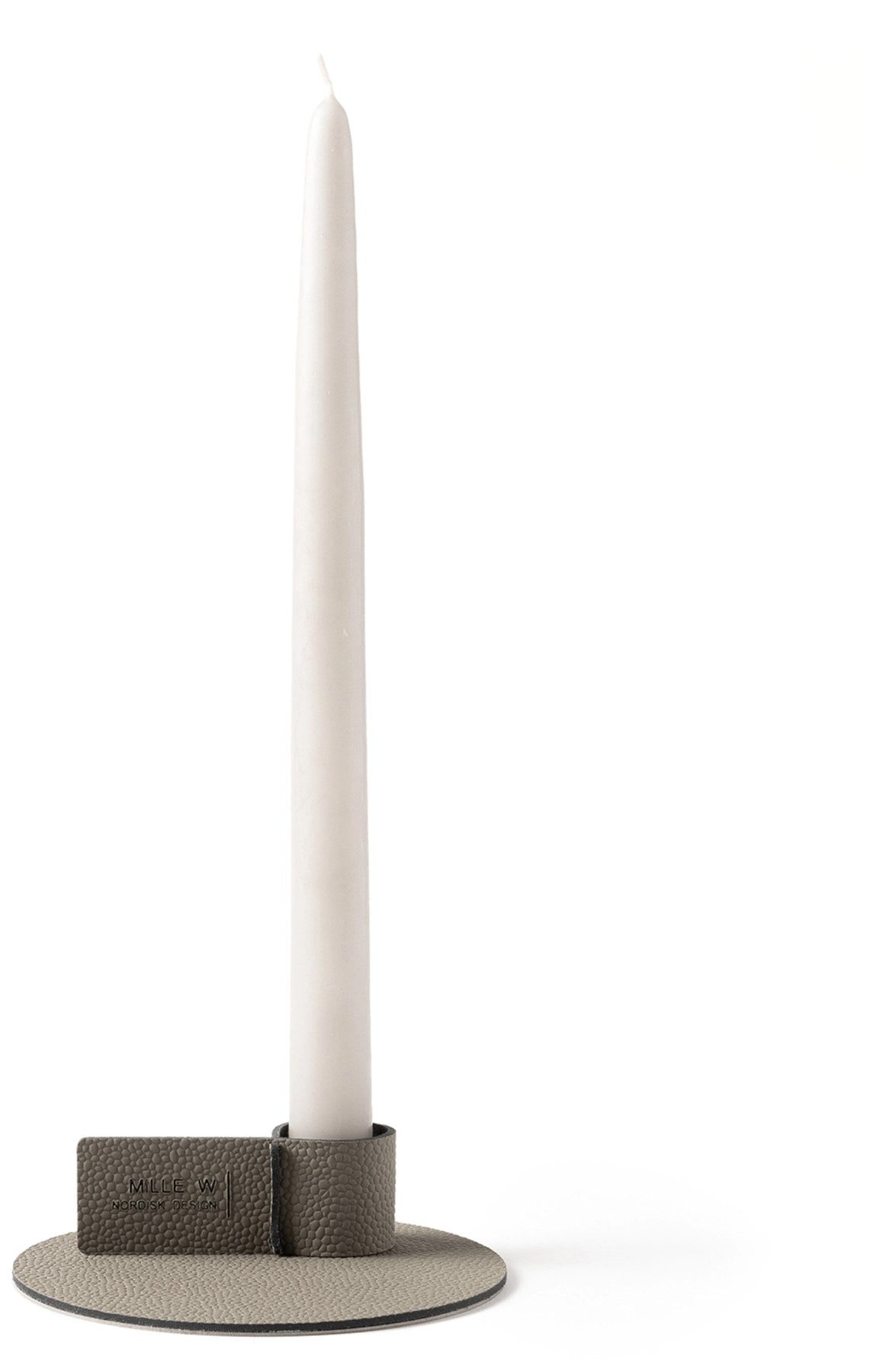 Grauer Teelichthalter aus der Serie Alchemy Churchill von MiLLE W NORDISK DESIGN, quadratische Form, Grösse 14x14x4 cm.