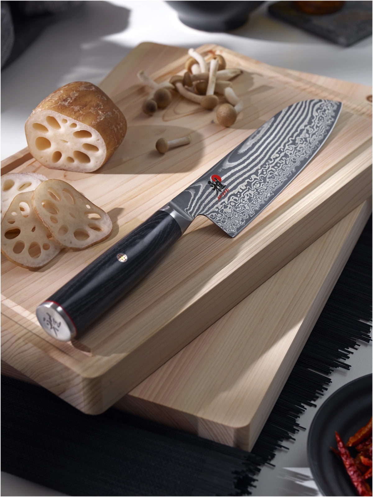 5000 FC-D Bunka 17cm in Schwarz präsentiert im Onlineshop von KAQTU Design AG. Küchenmesser ist von Miyabi