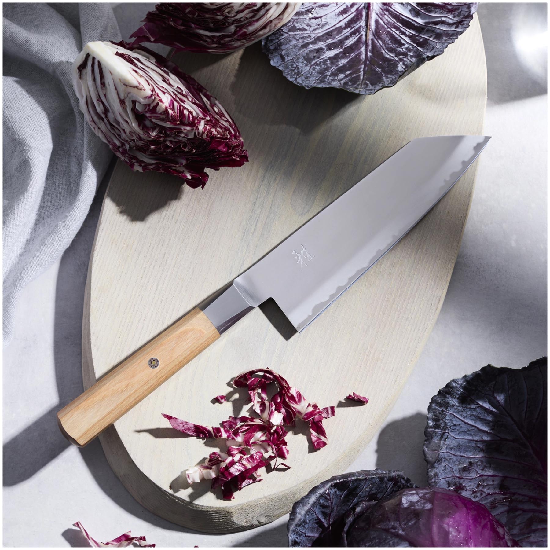 Hochwertiges Miyabi Koya 4000 FC V2 Bunka Küchenmesser mit 17 cm Klinge, perfekt für feine Schneidarbeiten in der modernen Küche.