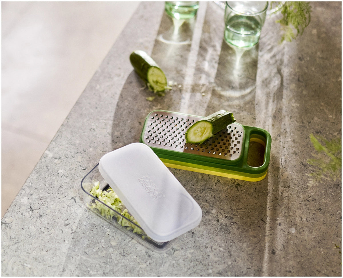 Multi-Grate & Store 3-in-1 Reibenset multi in Mehrfarbig präsentiert im Onlineshop von KAQTU Design AG. Reiben + Raffeln ist von Joseph Joseph
