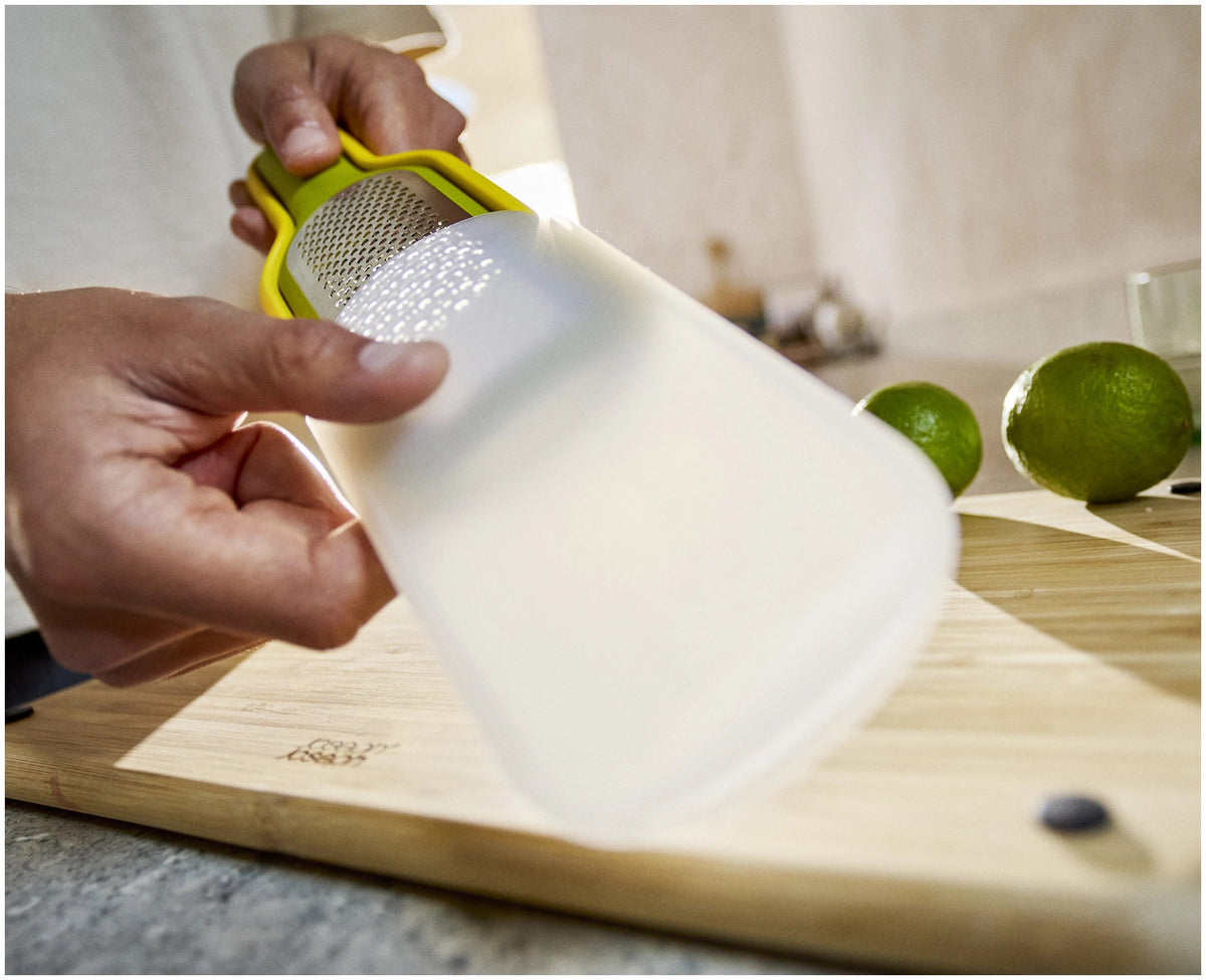 2er Set Nest Grate & Zest grün gelb in Gelb präsentiert im Onlineshop von KAQTU Design AG. Reiben + Raffeln ist von Joseph Joseph