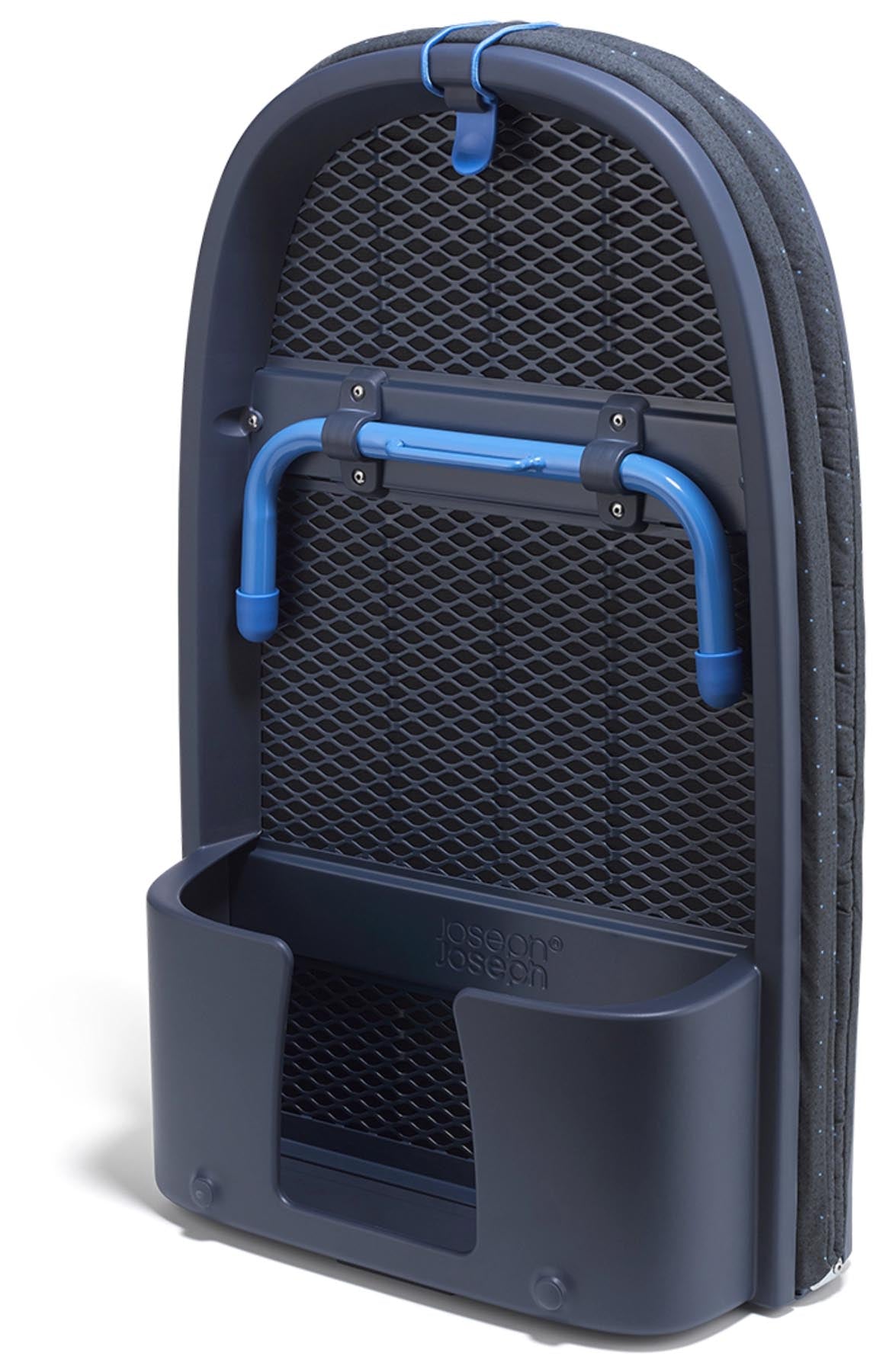 Praktisches und stilvolles Bügelbrett in Schwarz und Blau, perfekt für platzsparendes Bügeln in modernen Haushalten.