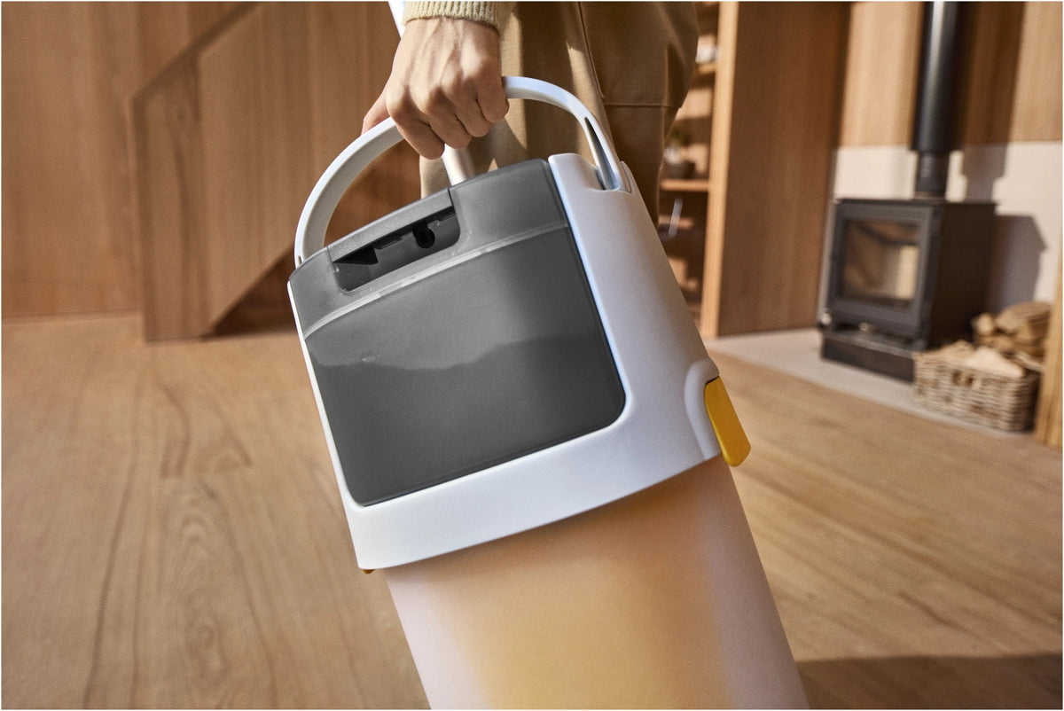 UltraClean Hartboden Reinigungssystem hellgrau in Grau präsentiert im Onlineshop von KAQTU Design AG. Reinigung & Wäsche ist von Joseph Joseph