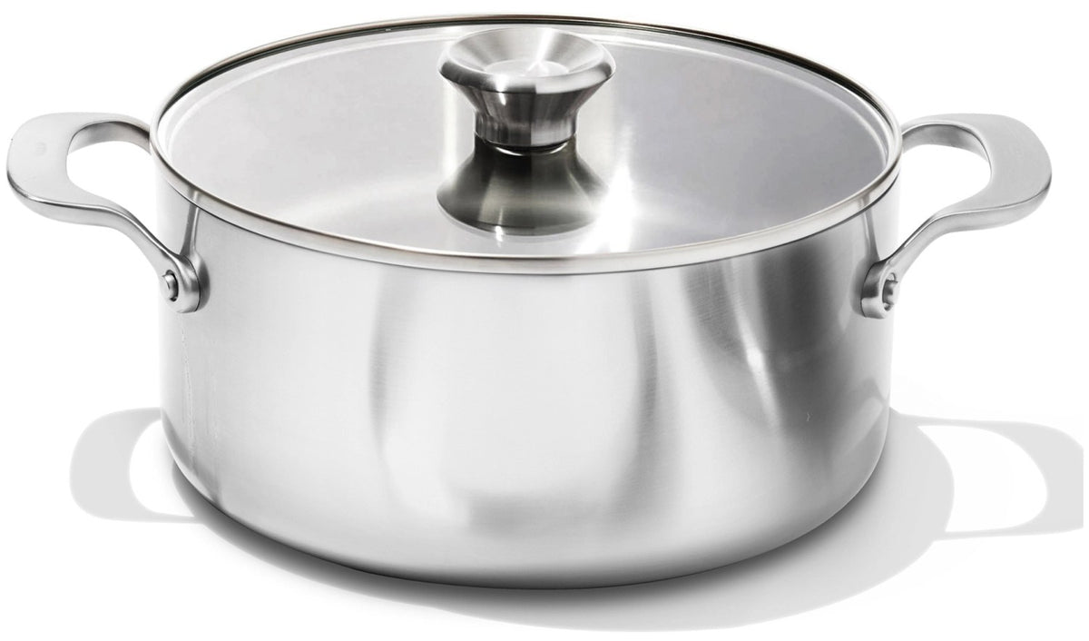 Mira Kochtopf mit Deckel 24cm von OXO aus Chromstahl, rund geformt mit Glasdeckel, Messmarkierungen innen und Griffen aus Metall auf beiden Seiten.