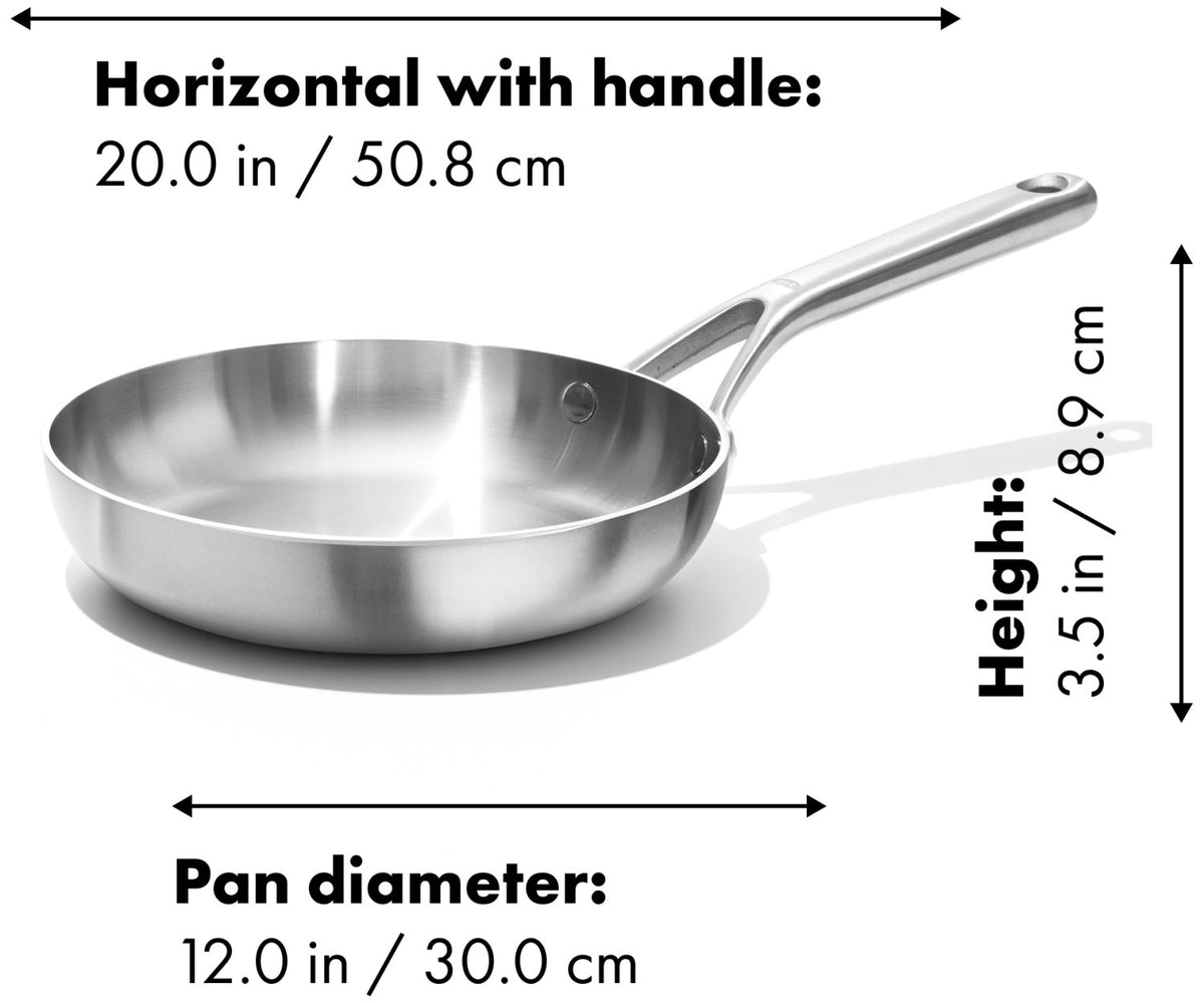 Edelstahl-Bratpfanne mit Aluminiumkern, chromstahlfarbenem Korpus und konturiertem Griff, Ansicht von oben und seitlich.