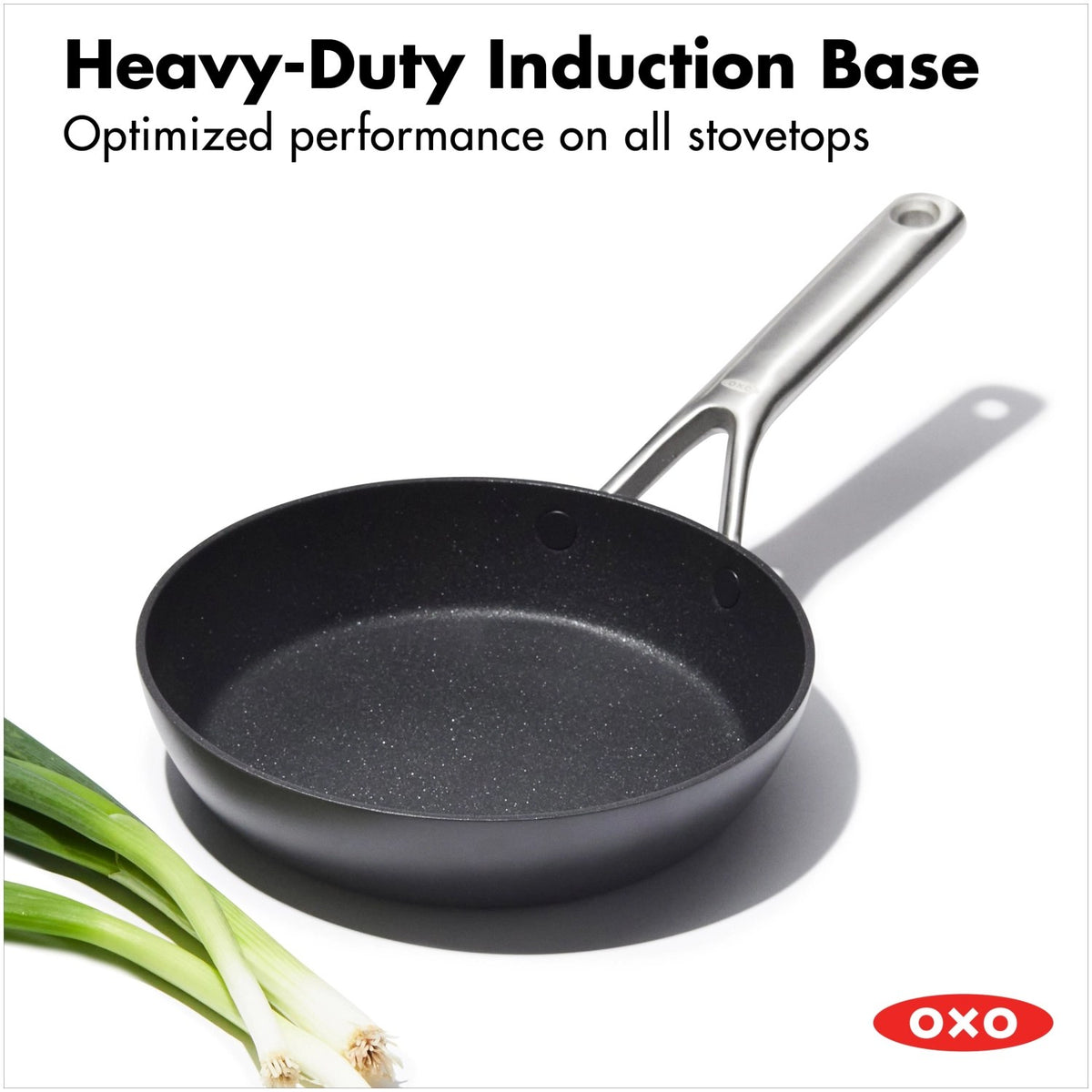 Schwarze OXO Bratpfanne mit Keramikbeschichtung, rundem Boden und hart-anodisiertem Aluminiumkörper, Durchmesser 20cm, schwarzer Griff.