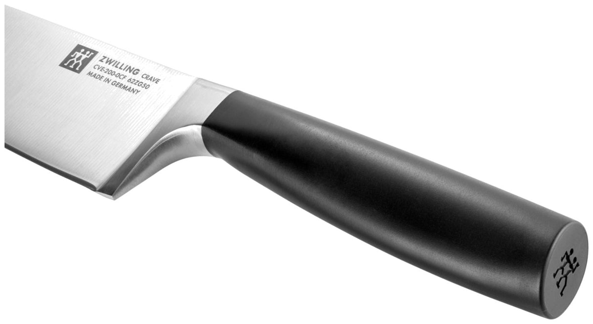Zwilling Crave Kochmesser 20cm mit mehrfarbigem Griff, eisgehärteter Klinge und ergonomisch geformtem Griff, freigestellt fotografiert.