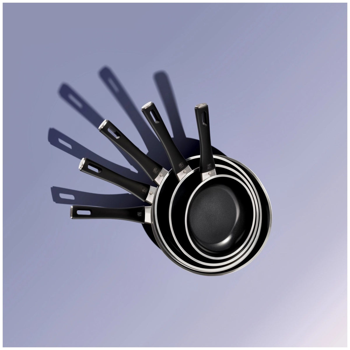 Schwarze Bratpfanne aus Aluminium mit Keramikbeschichtung, rundem Boden und Griff, Modell Lumotion 28cm von Zwilling