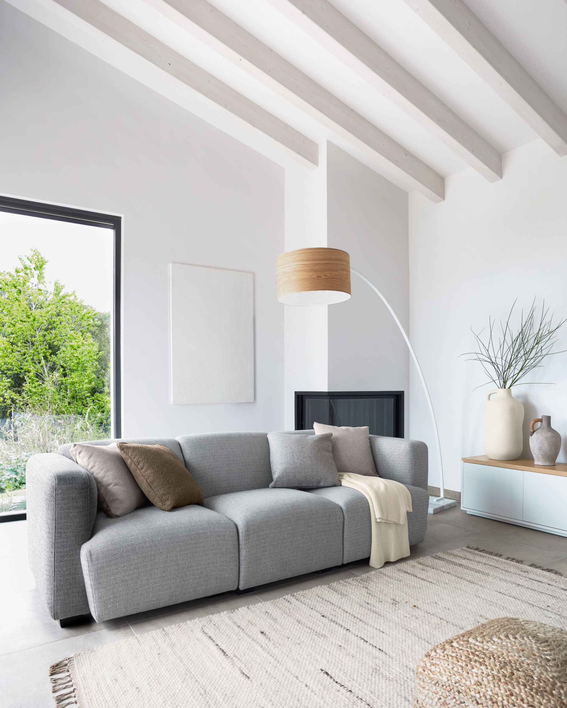 Beiger Kissenbezug Galene 45x45 cm von Kave Home – stilvolles Design für gemütliche und moderne Wohnräume.