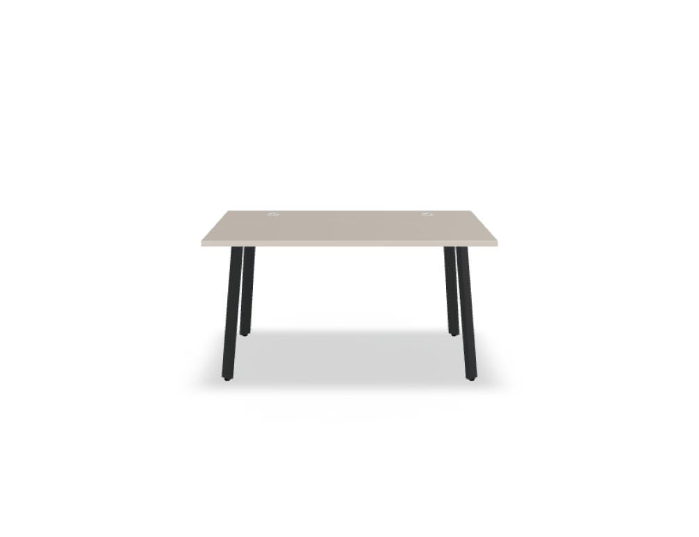 Schlicht moderner Schreibtisch Ogi A BAG038 von MDD in hellem Holzton, klare Linien, praktischer Stauraum, ideal für Arbeitszimmer und Home-Office.