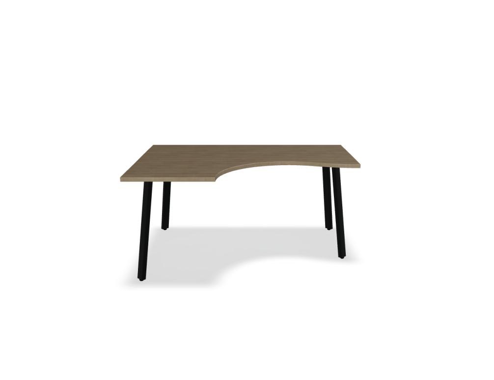 Schreibtisch Ogi A von Mdd mit Tischplatte in Honigeiche, schwarzem pulverbeschichtetem Metallgestell und schrägen Beinen als Designdetail.