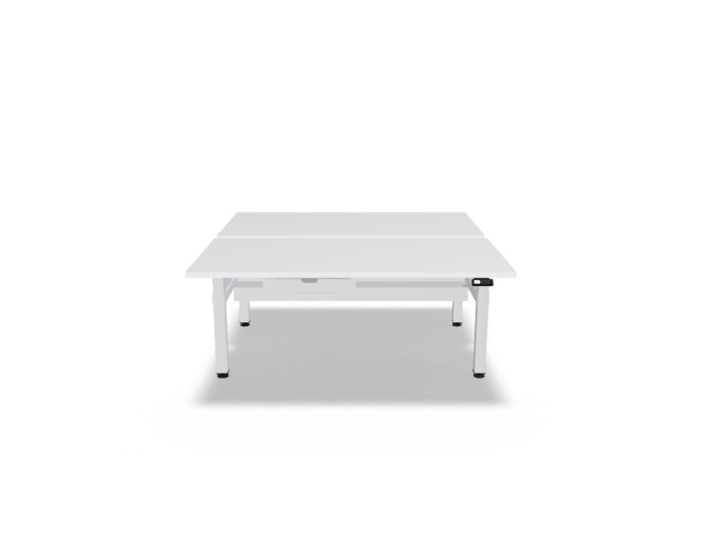 Doppelschreibtisch Ogi Drive Bench von Mdd in Honigeiche mit schwarzem Metallgestell und zweimotorigem Hubmechanismus.