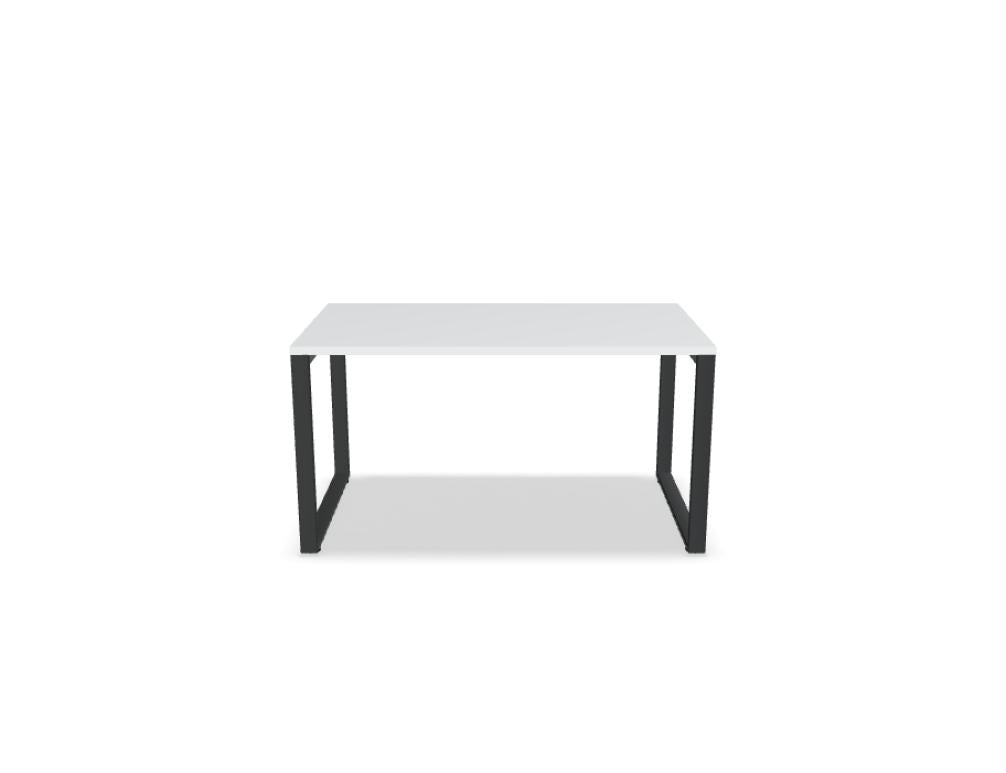 Schreibtisch Ogi Q BOQ03 von Mdd in hellem Holzrelief mit klarer Arbeitsfläche, schlichten Linien und Balkenfuß – modernes Bürodesign