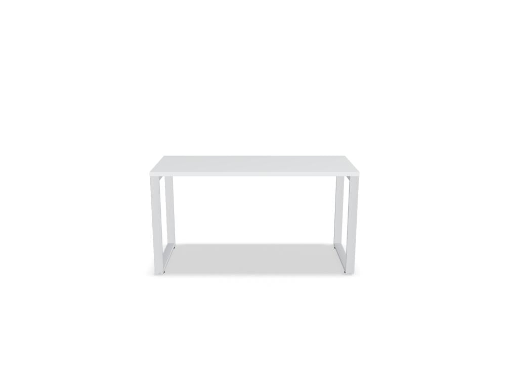 Schreibtisch Ogi Q BOQ14 von MDD in hellem Holzton mit klarer Linienführung, großzügiger Arbeitsfläche und Metallgestell, geeignet für modernes Büro- oder Home-Office-Setting.